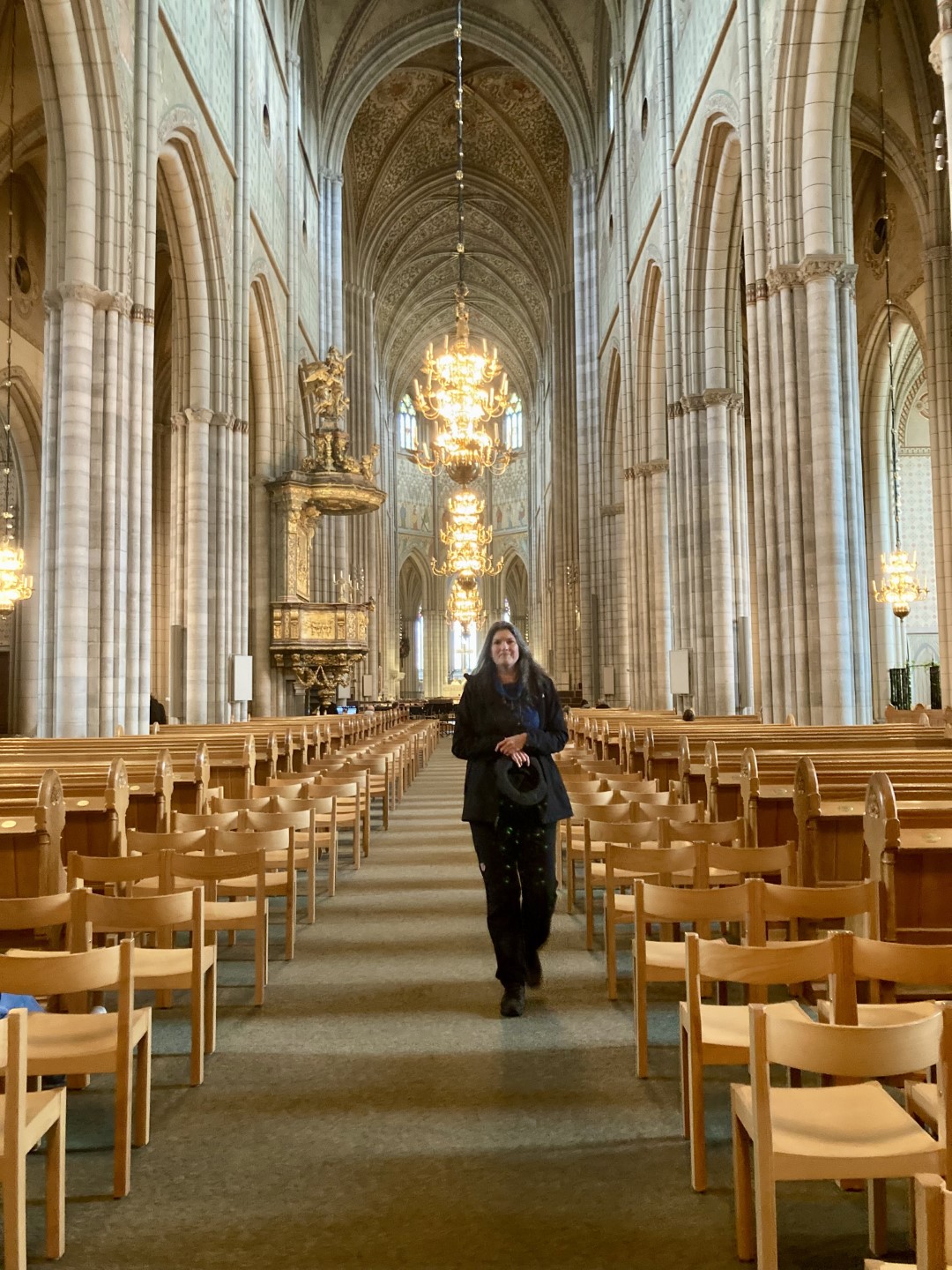 Daan in kerk Stockholm.jpeg